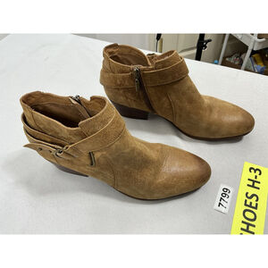 Womans Clarks Booties Size 10 M Distressed Camel Color Block Heel